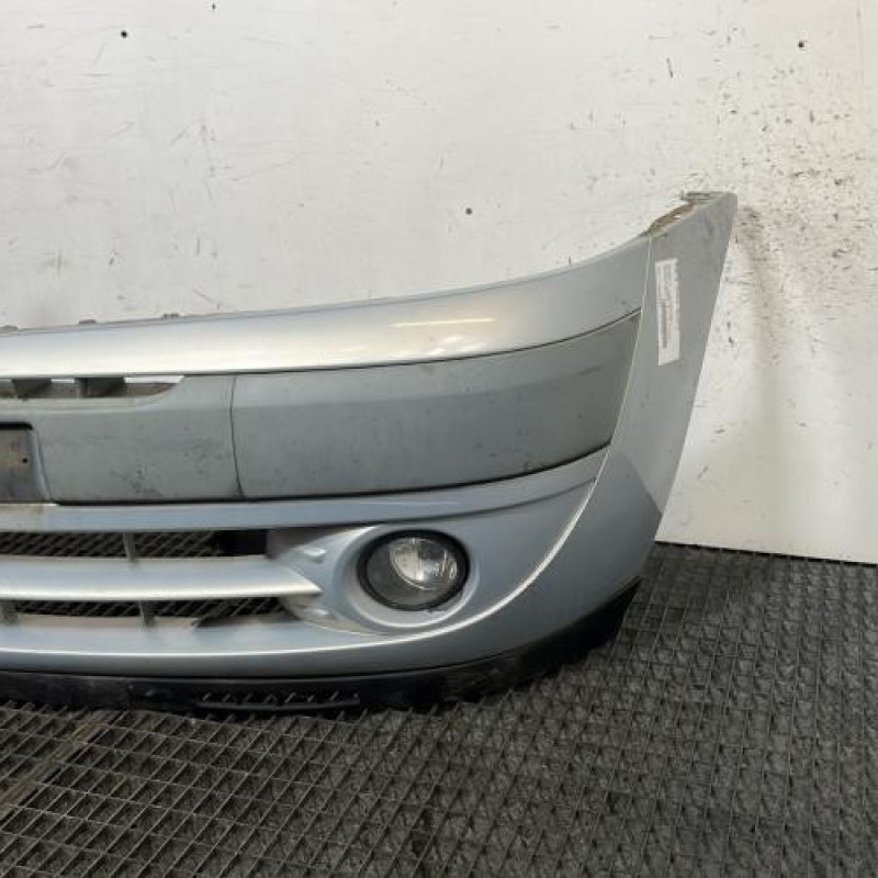 Pare choc avant RENAULT CLIO 2 Photo n°3