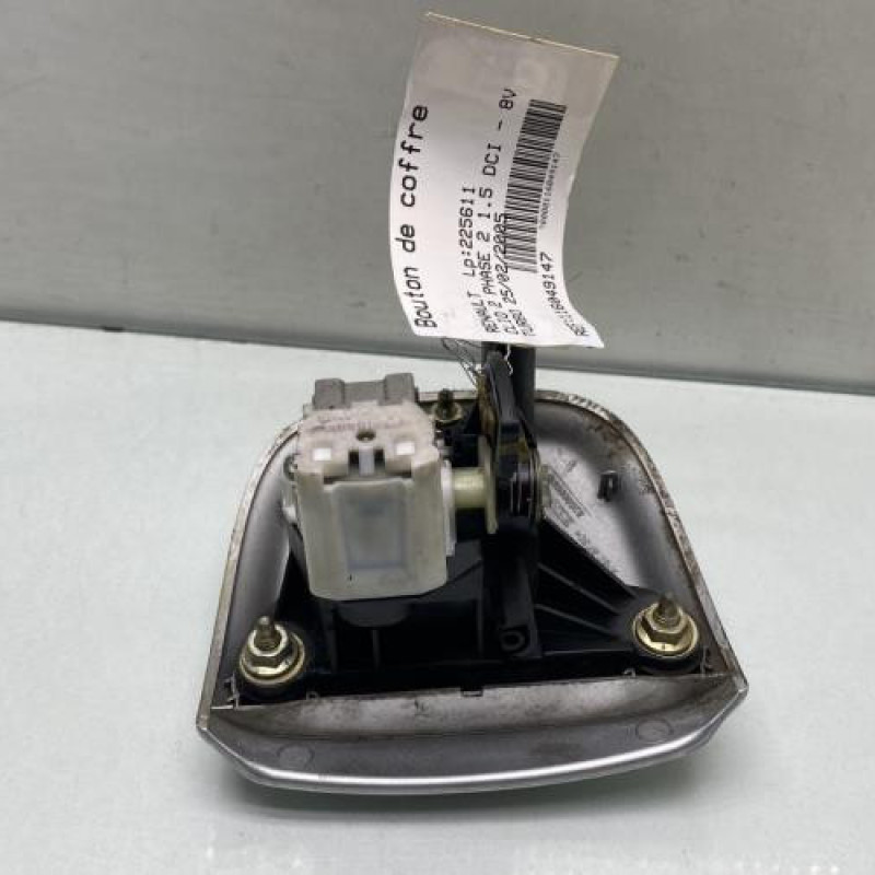 Bouton de coffre RENAULT CLIO 2 Photo n°4