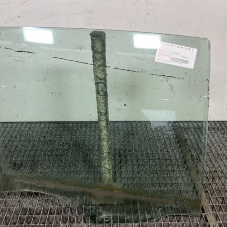 Vitre arriere droit RENAULT CLIO 3 Photo n°1