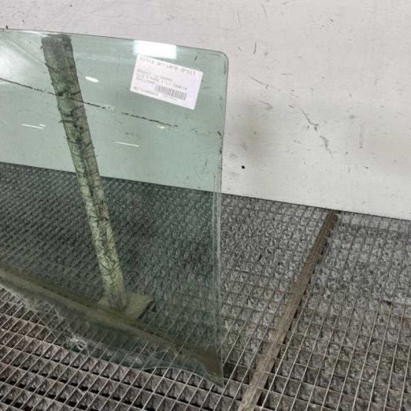 Vitre arriere droit RENAULT CLIO 3 Photo n°2