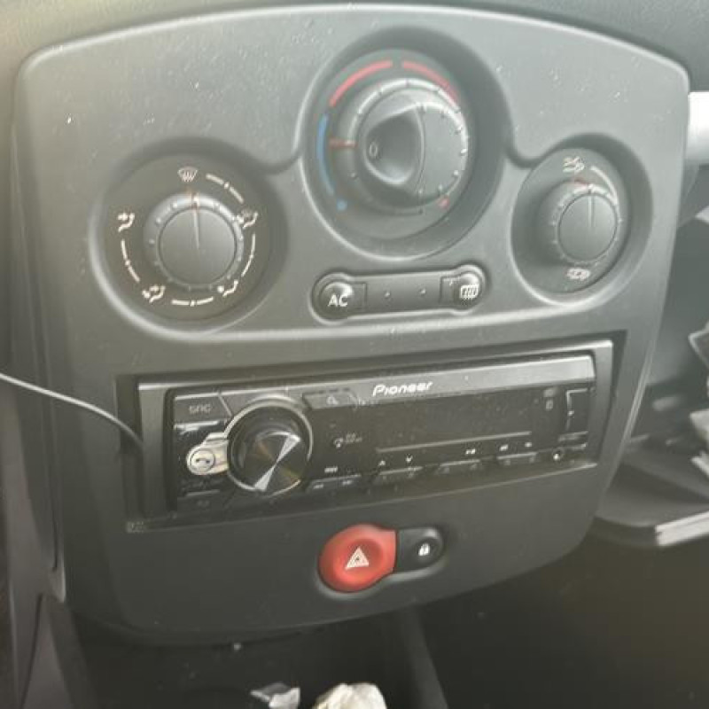 Vitre arriere droit RENAULT CLIO 3 Photo n°18