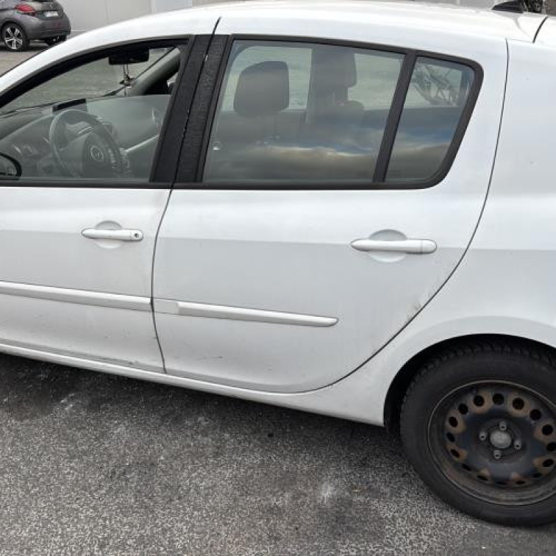 Pretensionneur de ceinture avant droit RENAULT CLIO 3 Photo n°10