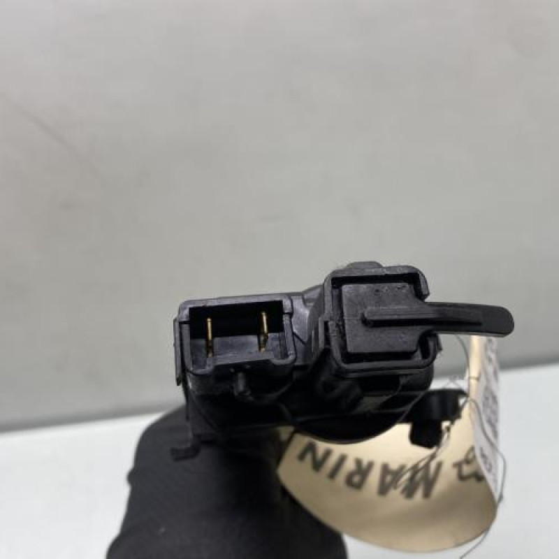 Actionneur verrou trappe d'essence RENAULT CLIO 4 Photo n°3