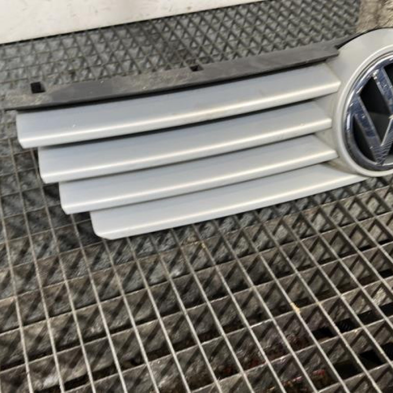 Calandre VOLKSWAGEN POLO 3 Photo n°2