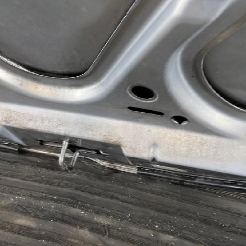 Capot VOLKSWAGEN POLO 3 Photo n°8