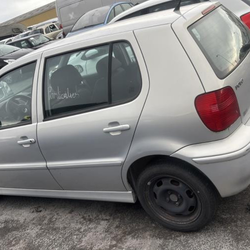 Capot VOLKSWAGEN POLO 3 Photo n°16