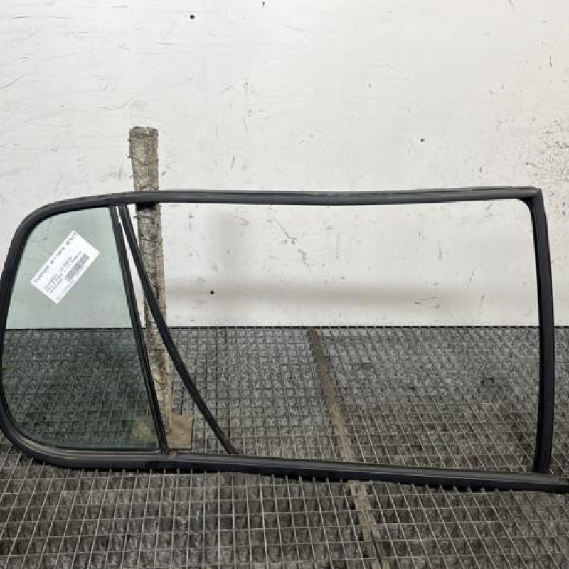 Custode arriere droit (porte) VOLKSWAGEN POLO 3 Photo n°1