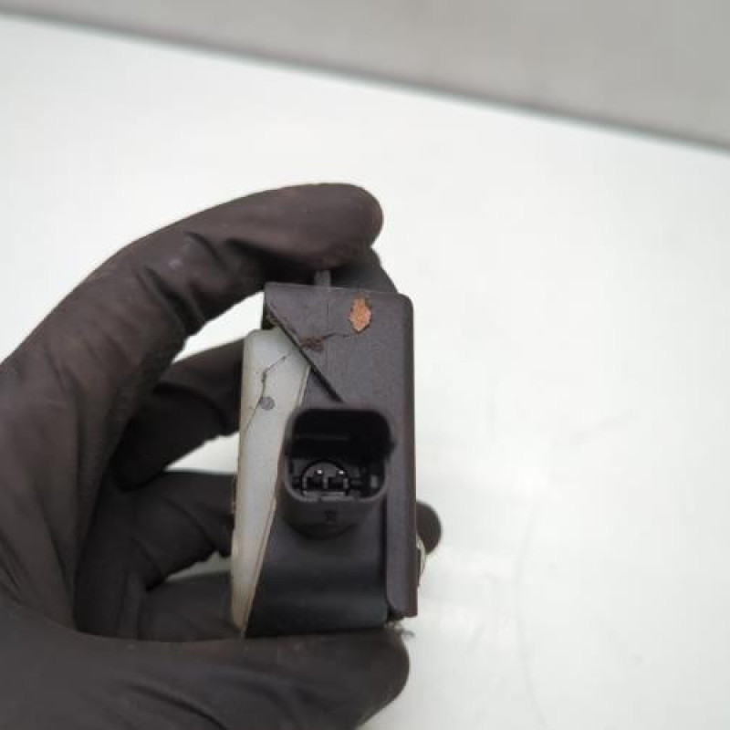 Actionneur verrou trappe d'essence CITROEN C6 Photo n°3
