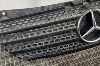 Calandre MERCEDES VITO 639 Photo n°1