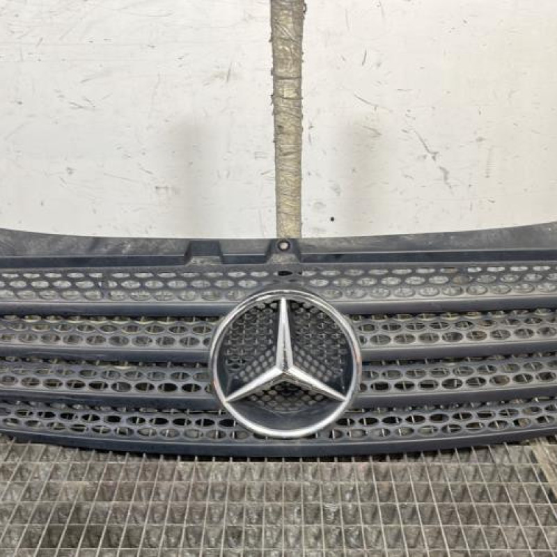 Calandre MERCEDES VITO 639 Photo n°2