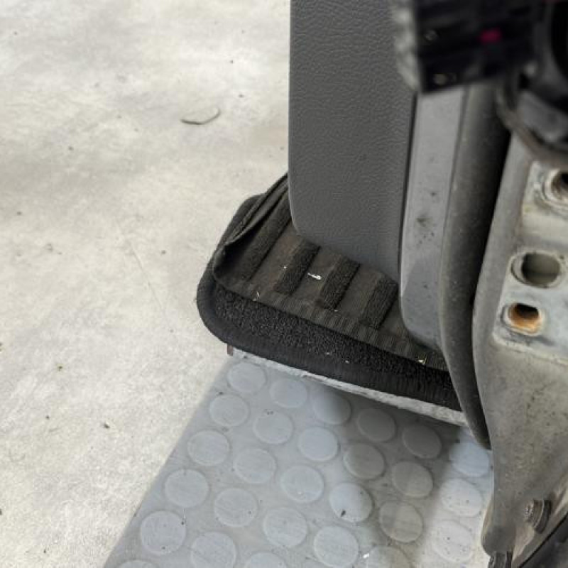 Porte avant gauche VOLKSWAGEN GOLF 5 Photo n°5