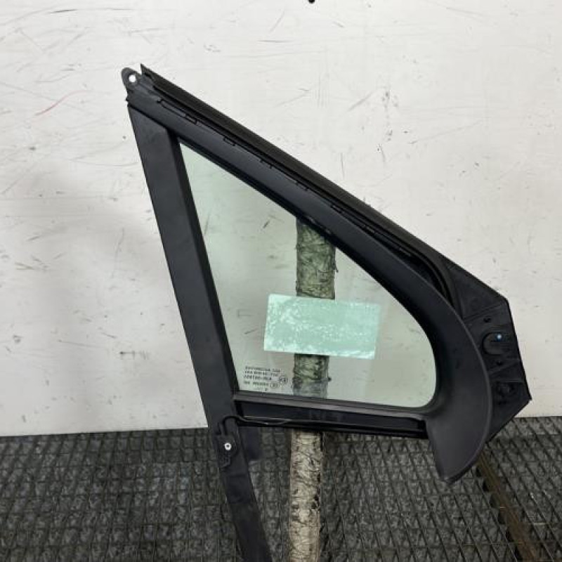 Custode avant gauche (porte) PEUGEOT 208 1 Photo n°4