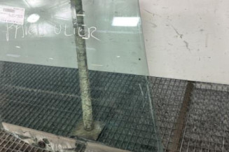 Vitre arriere droit PEUGEOT 306