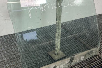 Vitre arriere droit PEUGEOT 306