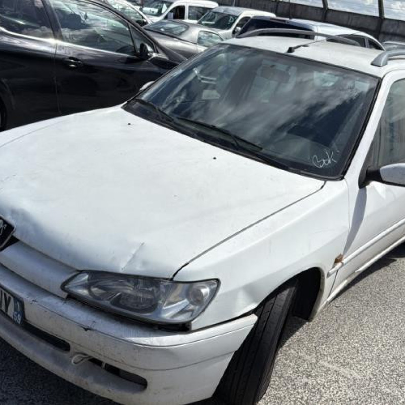 Vitre arriere droit PEUGEOT 306 Photo n°5