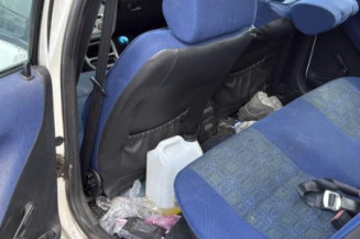 Vitre arriere droit PEUGEOT 306