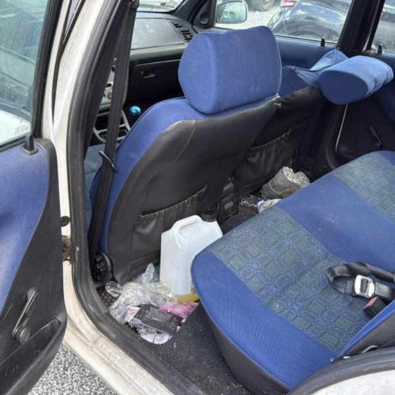 Vitre arriere droit PEUGEOT 306 Photo n°20