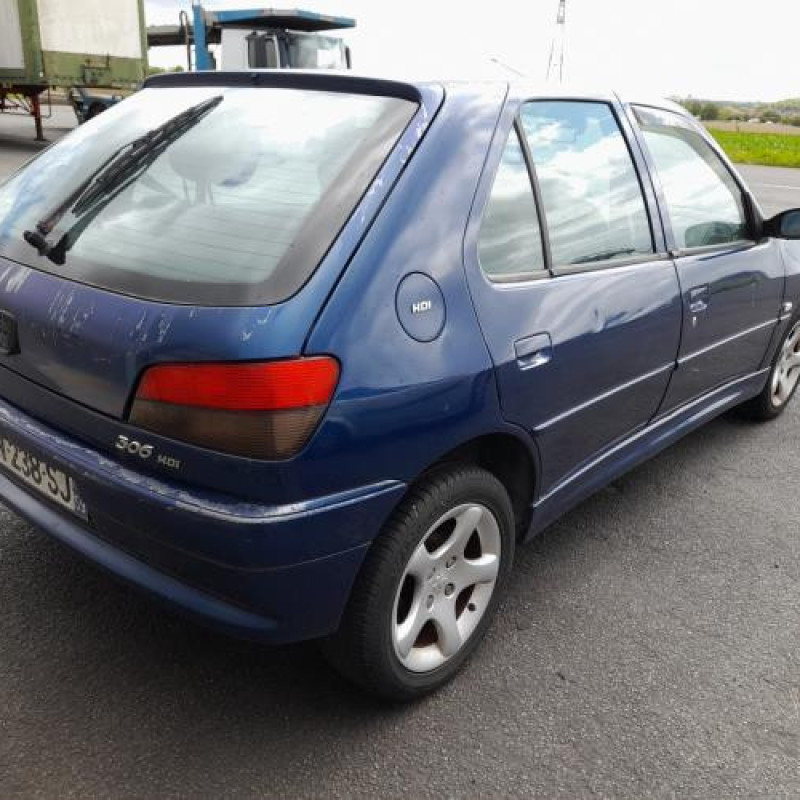Porte avant droit PEUGEOT 306 Photo n°8