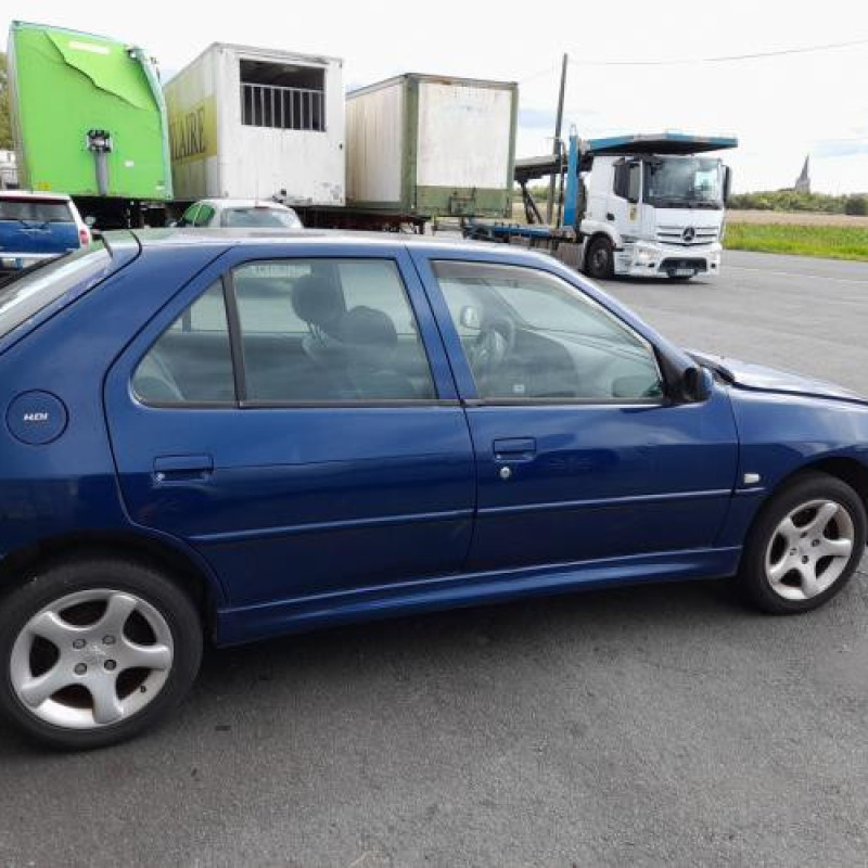 Porte avant gauche PEUGEOT 306 Photo n°12