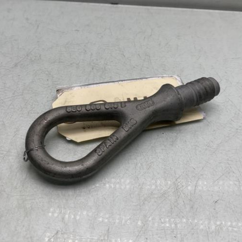 Crochet de remorquage AUDI A6 3 Photo n°1