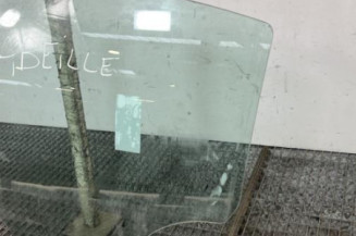 Vitre arriere gauche PEUGEOT 208 1