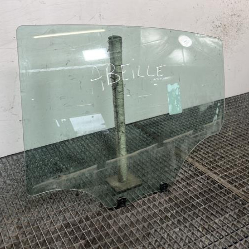 Vitre arriere gauche PEUGEOT 208 1 Photo n°3