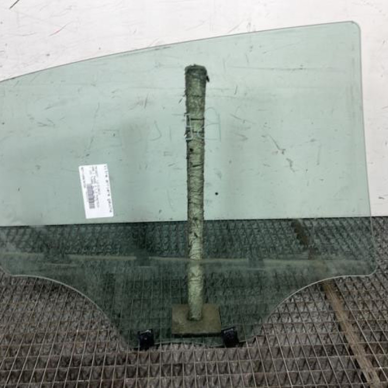 Vitre arriere gauche PEUGEOT 208 1 Photo n°4