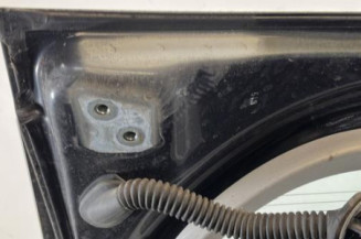 Malle/Hayon arriere OPEL INSIGNIA 1