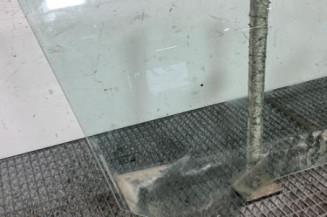 Vitre avant droit FORD FIESTA 6