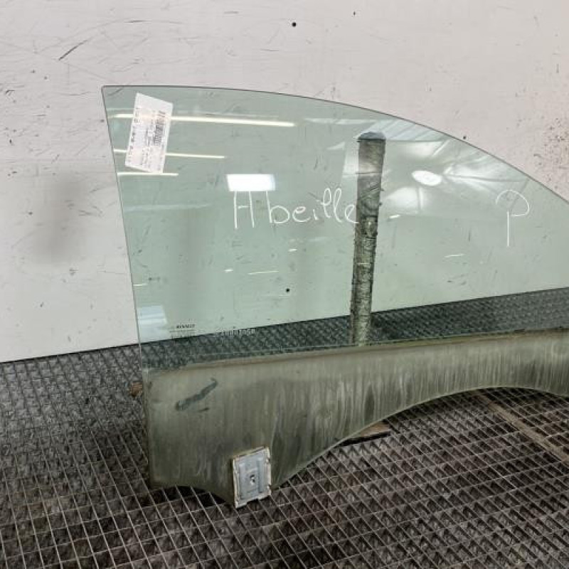 Vitre avant droit RENAULT LAGUNA 3 Photo n°3