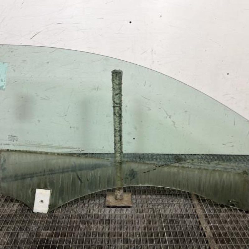 Vitre avant gauche RENAULT LAGUNA 3 Photo n°4