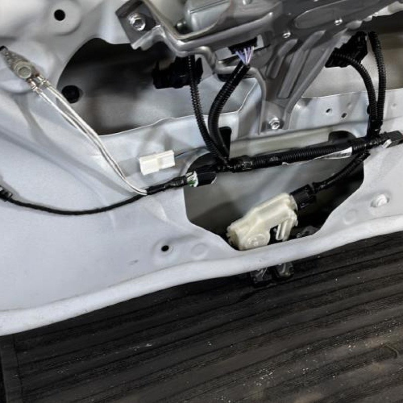 Malle/Hayon arriere TOYOTA YARIS 3 Photo n°10