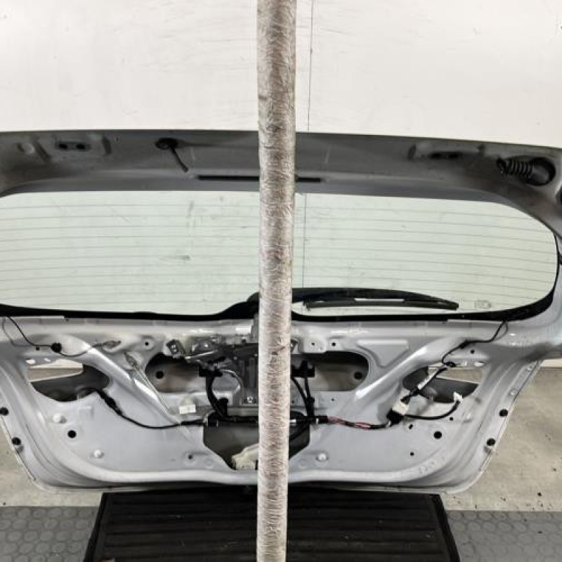 Malle/Hayon arriere TOYOTA YARIS 3 Photo n°11