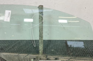 Vitre avant droit TOYOTA YARIS 3 Photo n°1