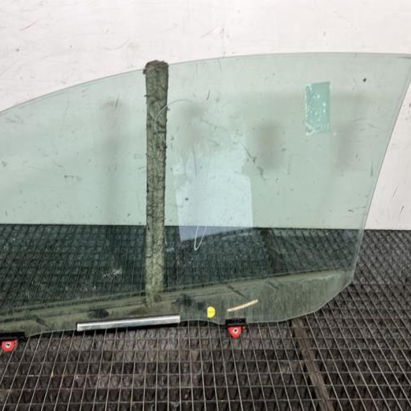 Vitre avant droit TOYOTA YARIS 3 Photo n°4