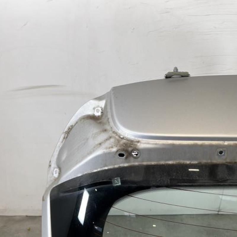 Malle/Hayon arriere FORD FIESTA 6 Photo n°4