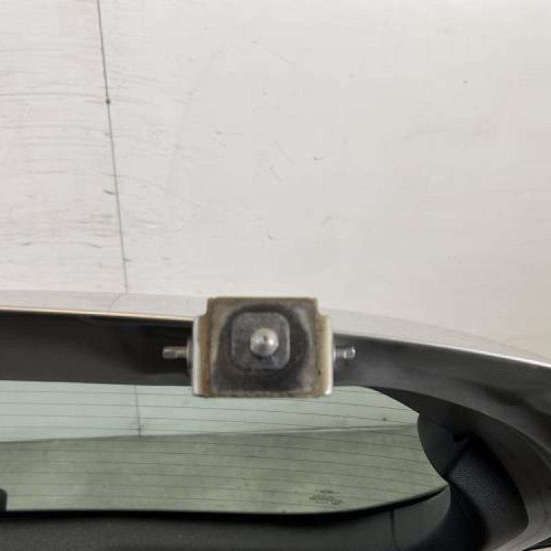 Malle/Hayon arriere FORD FIESTA 6 Photo n°8