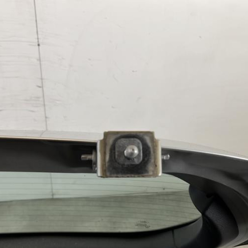 Malle/Hayon arriere FORD FIESTA 6 Photo n°9