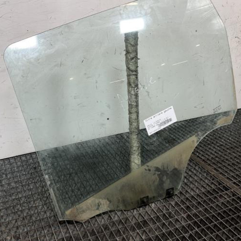 Vitre arriere gauche DACIA DUSTER 1 Photo n°2