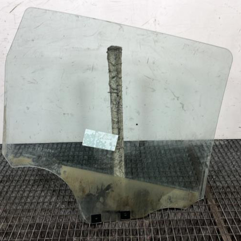 Vitre arriere gauche DACIA DUSTER 1 Photo n°4