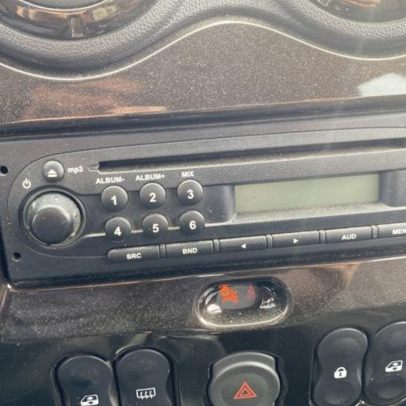 Vitre arriere droit DACIA DUSTER 1 Photo n°19