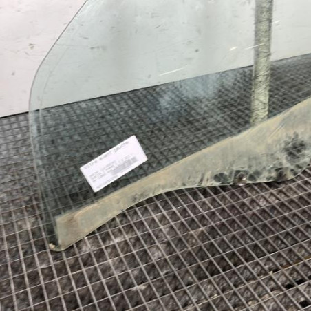 Vitre avant gauche DACIA DUSTER 1