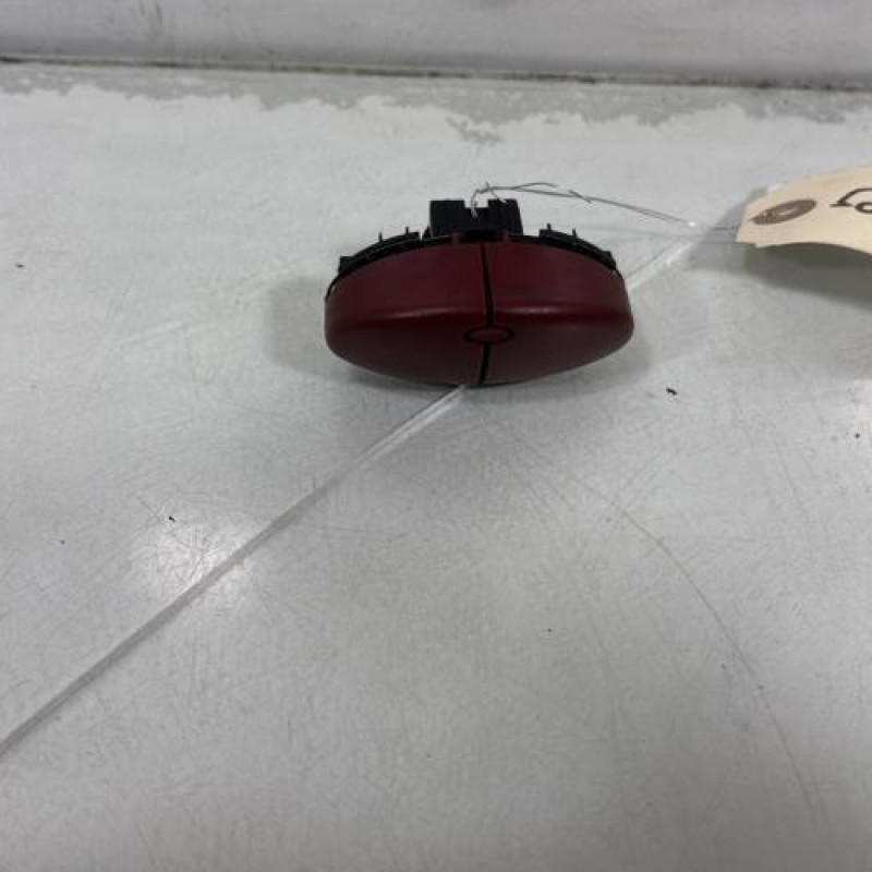 Bouton de warning PEUGEOT 206 Photo n°3