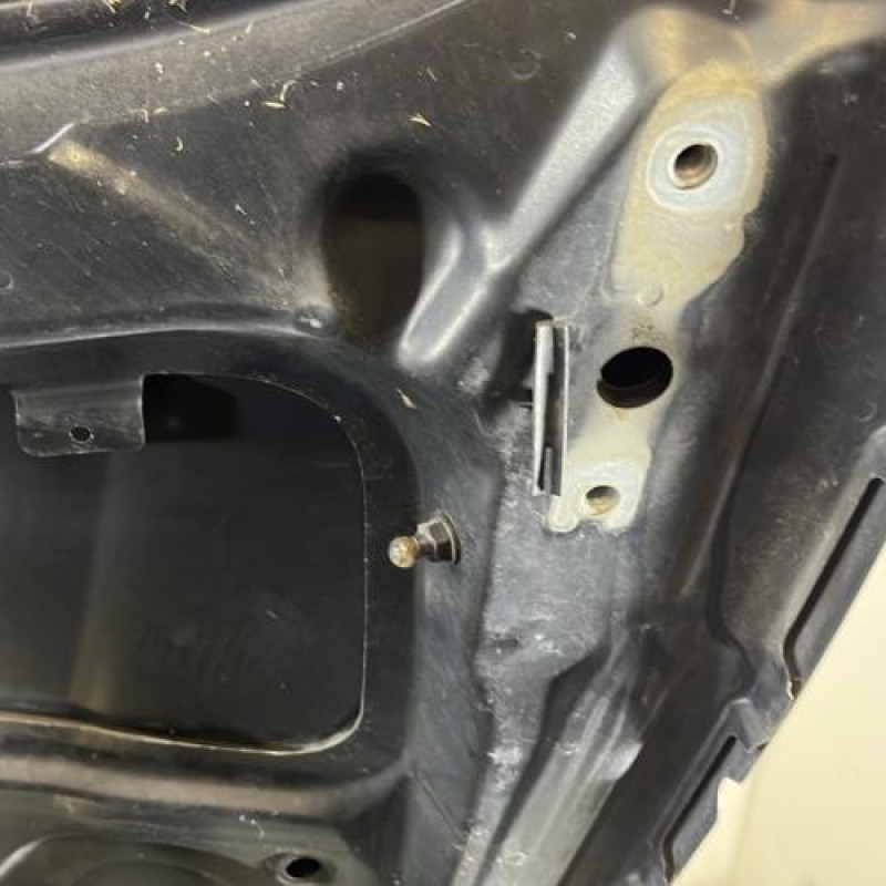 Capot BMW SERIE 1 E87 Photo n°7