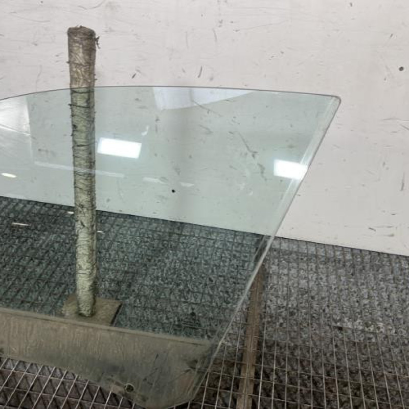 Vitre avant gauche BMW SERIE 1 E87 Photo n°3