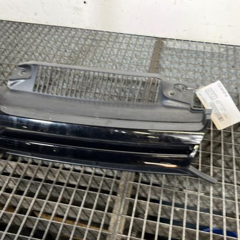 Calandre VOLKSWAGEN GOLF 6 Photo n°3