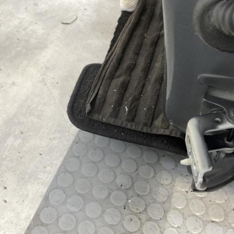 Porte avant gauche PEUGEOT 208 1 Photo n°3