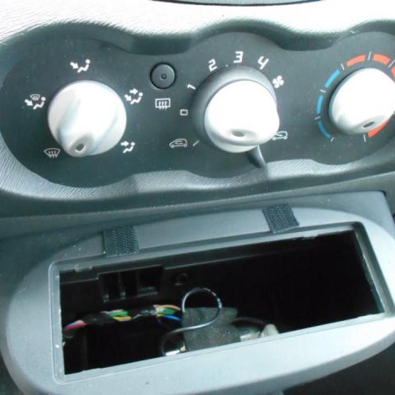 Malle/Hayon arriere RENAULT TWINGO 2 Photo n°9