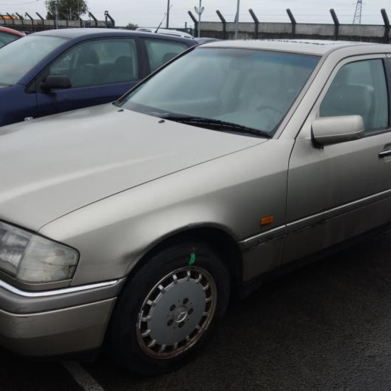 Malle/Hayon arriere MERCEDES CLASSE C Photo n°3