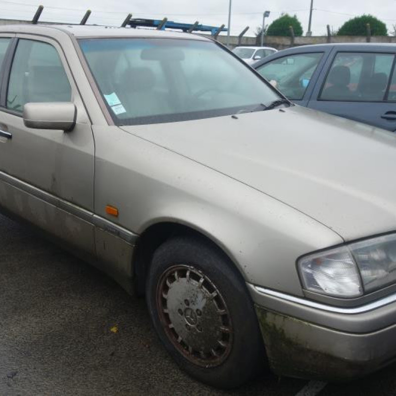 Malle/Hayon arriere MERCEDES CLASSE C Photo n°4